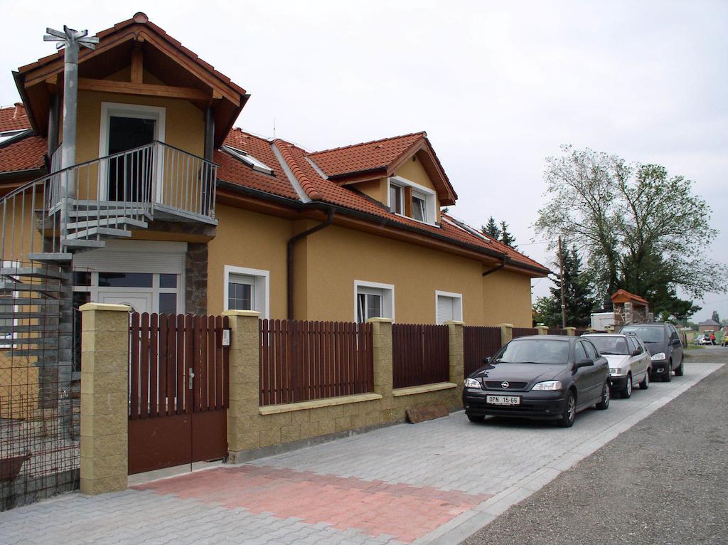 Penzion Rozkos Pruhonice Exterior photo