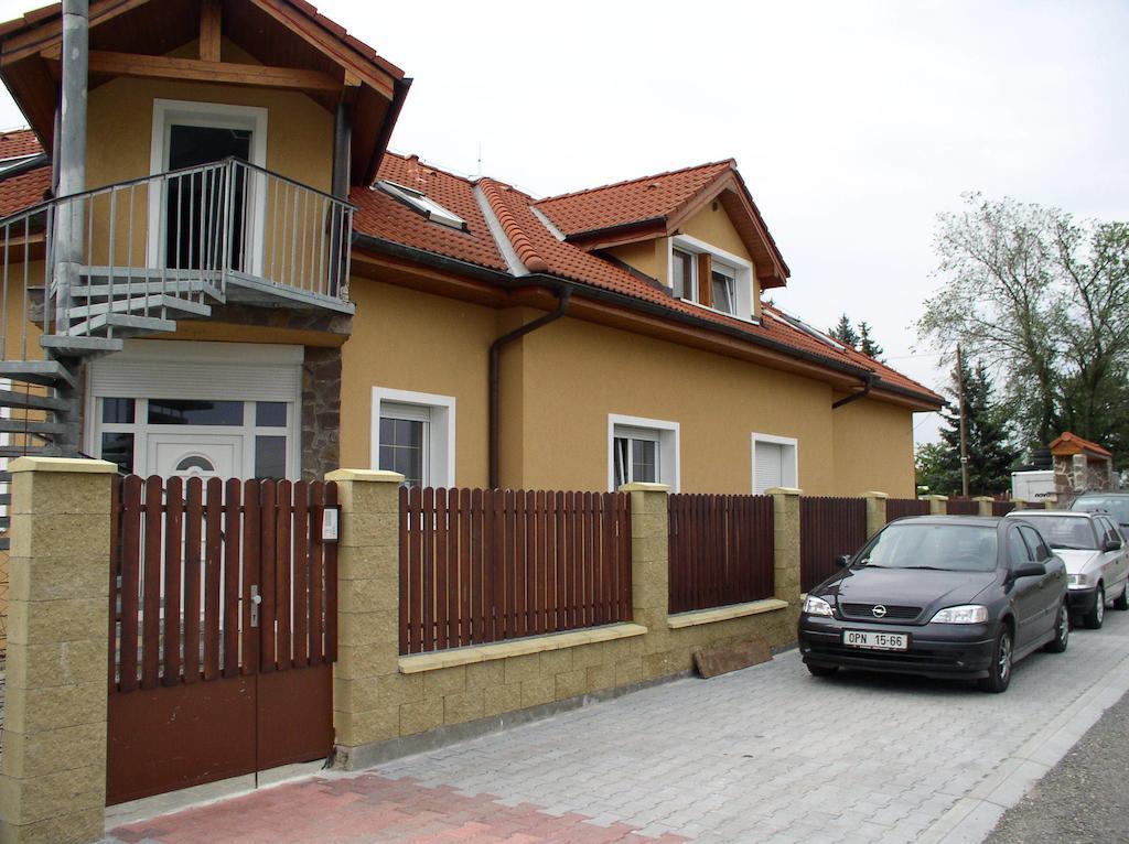 Penzion Rozkos Pruhonice Exterior photo